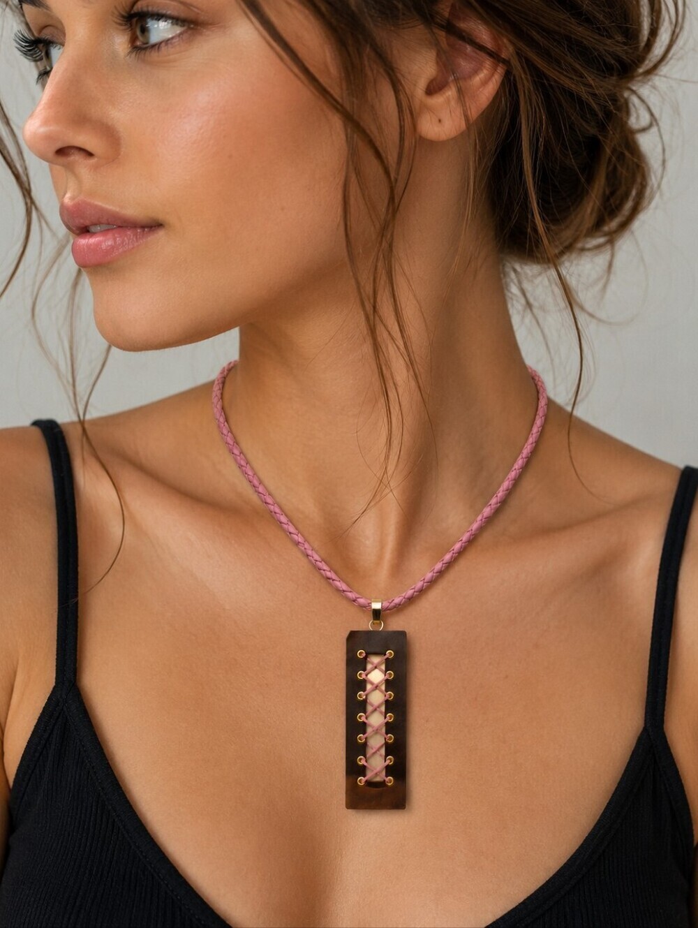 Vtg BEST Vertical Criss-cross Threaded Pendant Pink Leather Braided Necklace